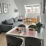 A Top-floor Modern Located 100 Meters From The Апартаменты