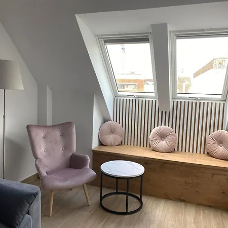 A Top-floor Modern Located 100 Meters From The Apartment *