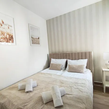 A Top-floor Modern Located 100 Meters From The * Fuengirola