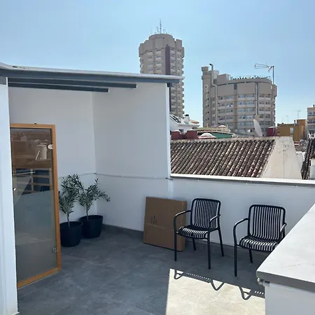 A Top-floor Modern Located 100 Meters From The Fuengirola
