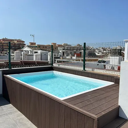 A Top-floor Modern Located 100 Meters From The * Fuengirola