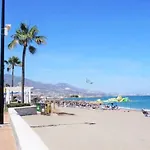 A Top-floor Modern Located 100 Meters From The Fuengirola