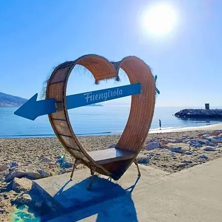 Апартаменты A Top-floor Modern Located 100 Meters From The *