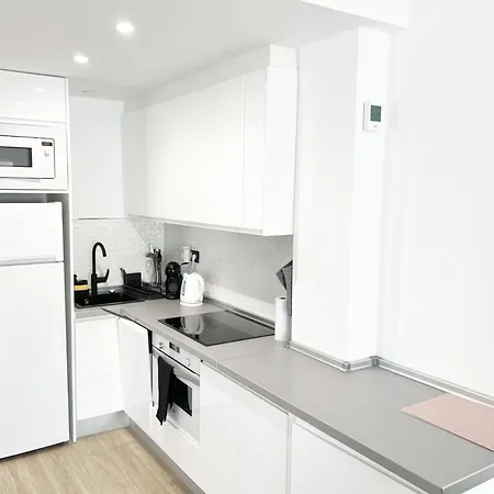 Апартаменты A Top-floor Modern Located 100 Meters From The Фуэнхирола