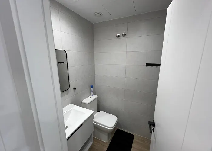 A Top-floor Modern Located 100 Meters From The * Fuengirola