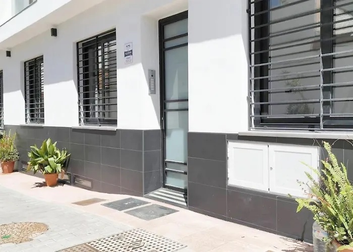 A Top-floor Modern Located 100 Meters From The Fuengirola