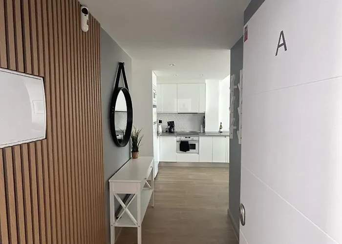 A Top-floor Modern Located 100 Meters From The Apartament *