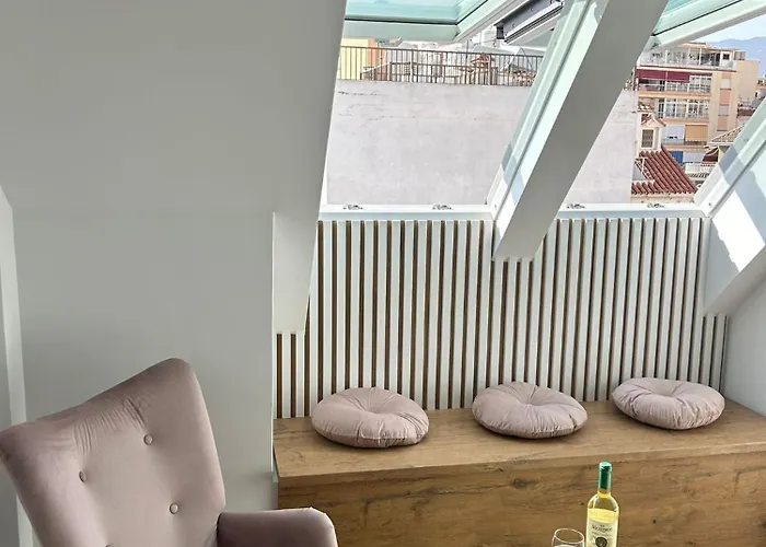 A Top-floor Modern Located 100 Meters From The Apartment