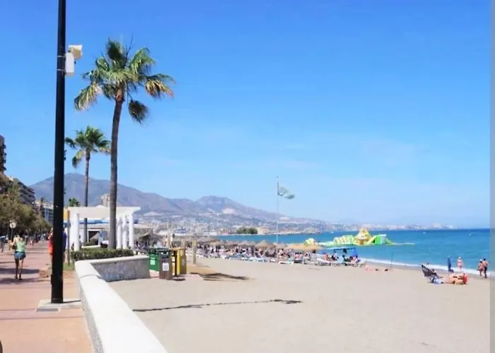 A Top-floor Modern Located 100 Meters From The Fuengirola